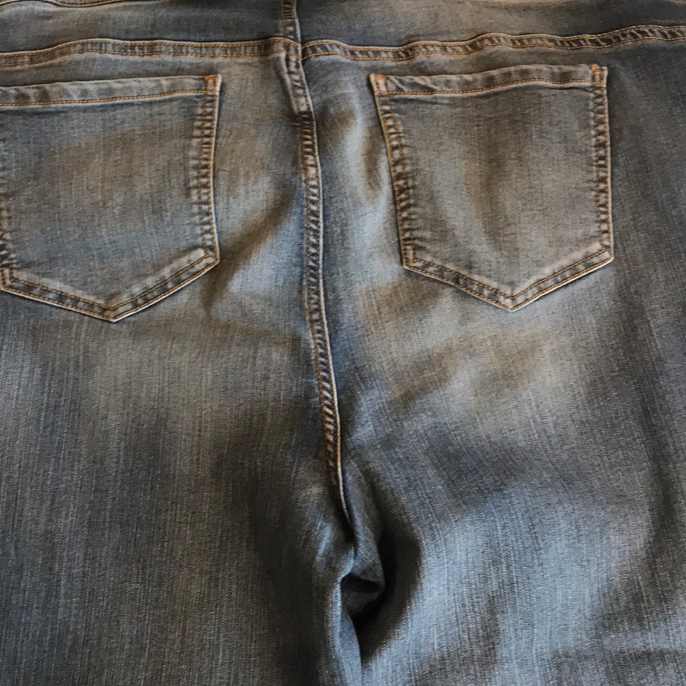 Torrid 5 R denim Lean Jean - Picture 11 of 16